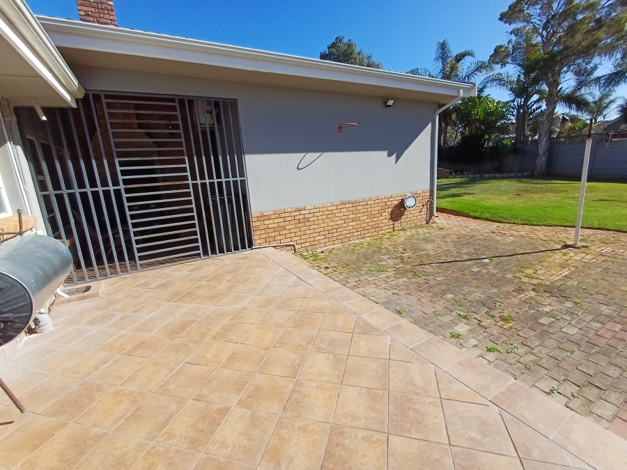 4 Bedroom Property for Sale in Vanes Estate Eastern Cape